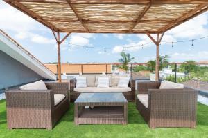 Modern 3BR Villa with Pool and Rooftop Lounge