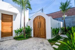Chic 1BR Apt Near Nelayan Reef