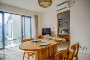 Cozy 1 Bedroom Apartment in Nelayan with Pool Access