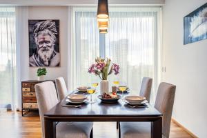 Spacious Condo in Nusle by Prague Days