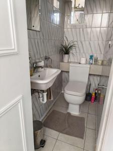 Standard Single Room with Shared Bathroom