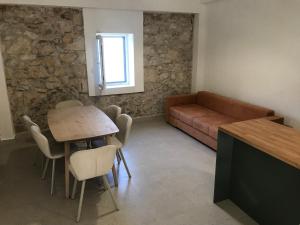 HOLIDAY HOME m&n