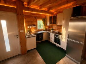 Hiška Miru Peace Cabin