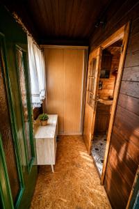 Hiška Miru Peace Cabin