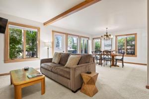 RMR: Rendezvous A1 Condo in Teton Village