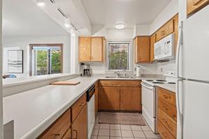 RMR: Rendezvous A1 Condo in Teton Village