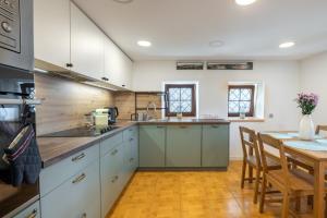 Charming Historic Cottage with Two Apartments near Prague Zoo