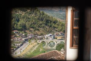 Ymer Guest House Mangalem