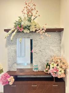 Blooming Suites