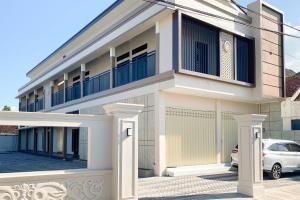 RedDoorz near Alun Alun Tulungagung 2