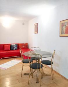 Cosy Apartment in Vir with Terrace