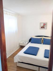 Cosy Apartment in Vir with Terrace