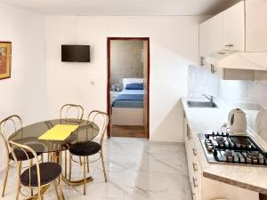 Cosy Apartment in Vir with Terrace