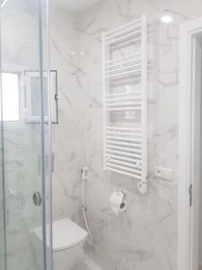Bright apartment in Marina Smir, sea view and shared pool