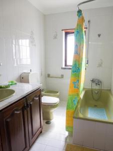 Family house with sea view in A dos Cunhados
