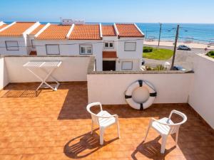 Family house with sea view in A dos Cunhados