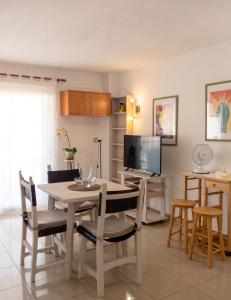 Modern studio with sea view in Arona 50 m² chic retreat