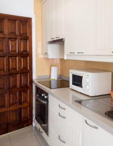Modern studio with sea view in Arona 50 m² chic retreat