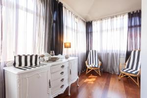 House sea view in Moledo with balcony and Internet.