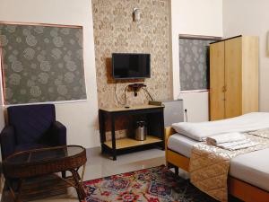 Amit Hotel