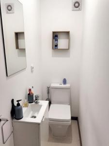 Welcoming 55 sqm Apartment in Portimão with Garden View