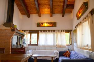 Spacious Apartment in Yeste with Shared Pool