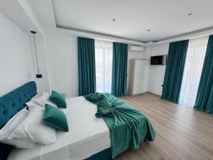 Central Luxury Rooms
