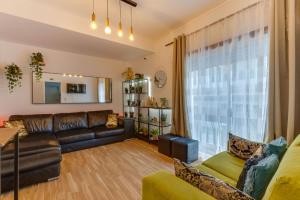 Avenue View Rooms