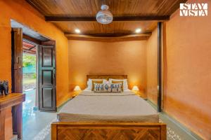 StayVista at Mudhouse Escape with Pool, BBQ