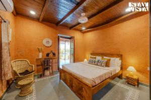 StayVista at Mudhouse Escape with Pool, BBQ