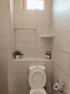 2-Storey House 10pax 10min Queensbay