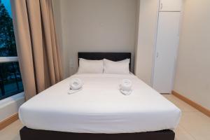 Swing & Pillows - Kota Damansara