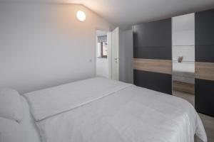 Apartment Complex Vetrina-Shared Pool