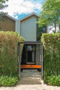 Gate43 Garden Villa