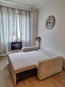 BEAUTIFUL apartment , beach 3 min walk , free parking, near Negresco