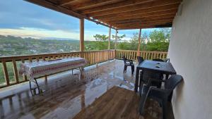 Cabana Cucului - În vârf pe deal Rediu,Iasi