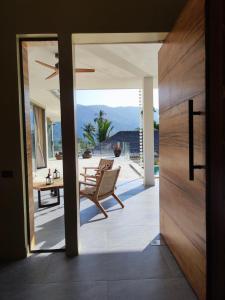 Sunny Villa Tropical Luxury 4BR Pool Villa
