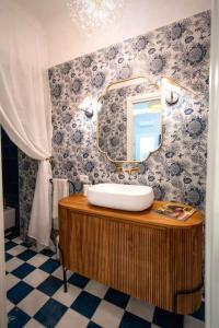 La casa di Mi- designer apartment in Chiaia