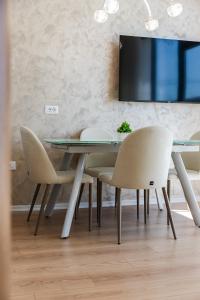 Pearl Coast Drymades Elegant 2BR Apartment by PikHost