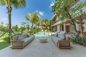 Brand New Villa Jade Luxury 5BR - Private Pool Jacuzzi and Rooftop in Berawa Canggu