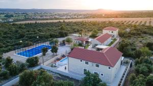 LaMaTo with padel-Sole heaven villas