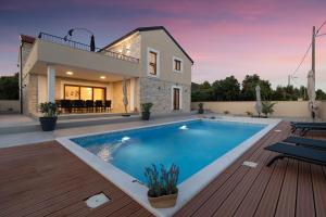 LaMaTo with padel-Sole heaven villas
