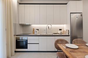 Central Luxury Jacuzzi - Luxury Living Nydri
