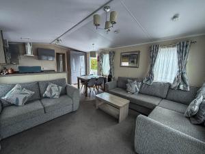 Stunning Caravan At West Mersea Park 75192Wm