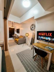 Modern Central 1BR Apt - Prime City of BGC, Manila