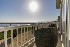 Stunning Caravan With Full Sea Views At Hopton Haven Ref 80044S