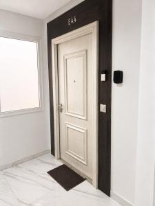Luxury 2BR Apartment Private Jacuzzi 10mins From Airport