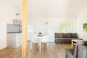 Apartamenty Jeżynowa 20 - Przestronne Apartamenty z Placem Zabaw