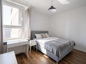 Panorama Apartment - Rondo ONZ - Luxury Warsaw Stays - 2 Bedrooms - Pereca street