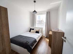 Panorama Apartment - Rondo ONZ - Luxury Warsaw Stays - 2 Bedrooms - Pereca street